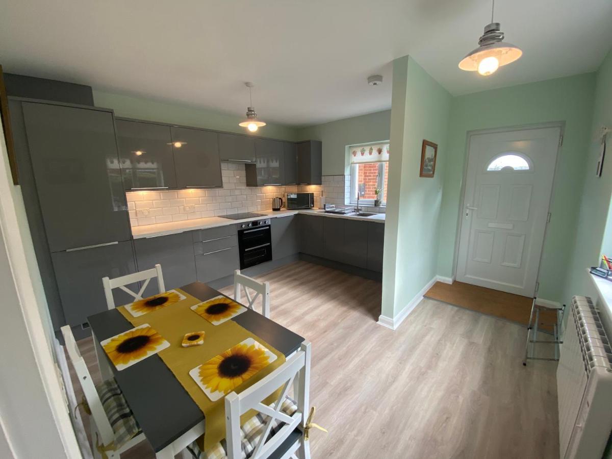 Entire Guest House, In Pewsey Vale, Wiltshire Manningford Abbots Exteriér fotografie
